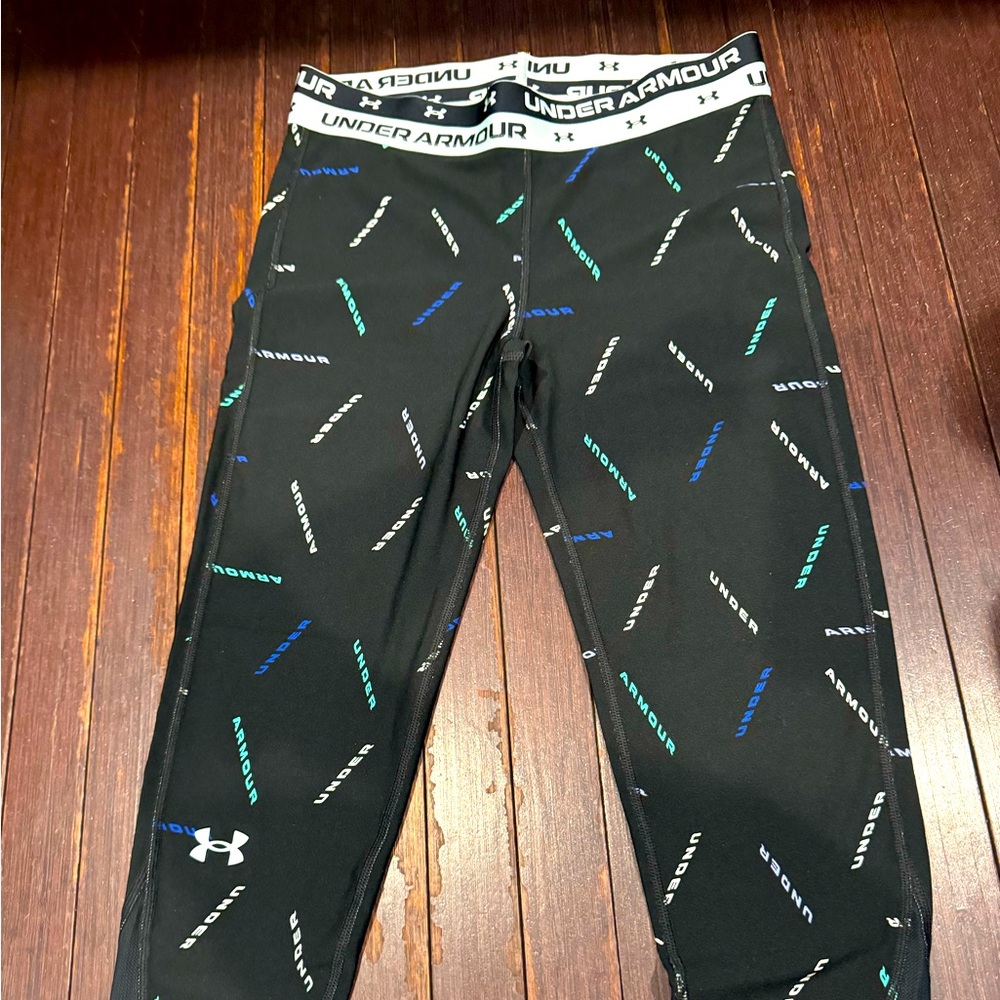 Under armour girls leggings, ankle length size Youth Large